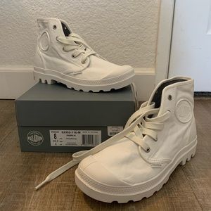 WOMENS PAMPA HI STAR WHITE Palladium High Tops